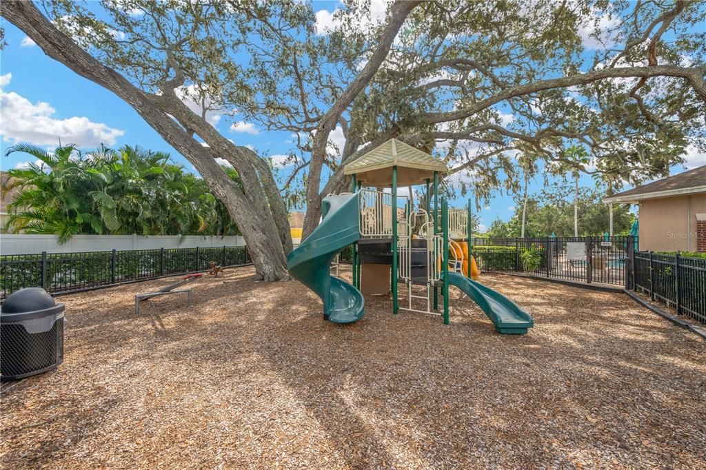 Active With Contract: $350,000 (3 beds, 2 baths, 2224 Square Feet)