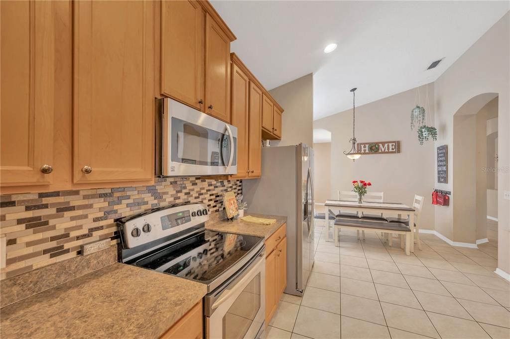 Active With Contract: $350,000 (3 beds, 2 baths, 2224 Square Feet)