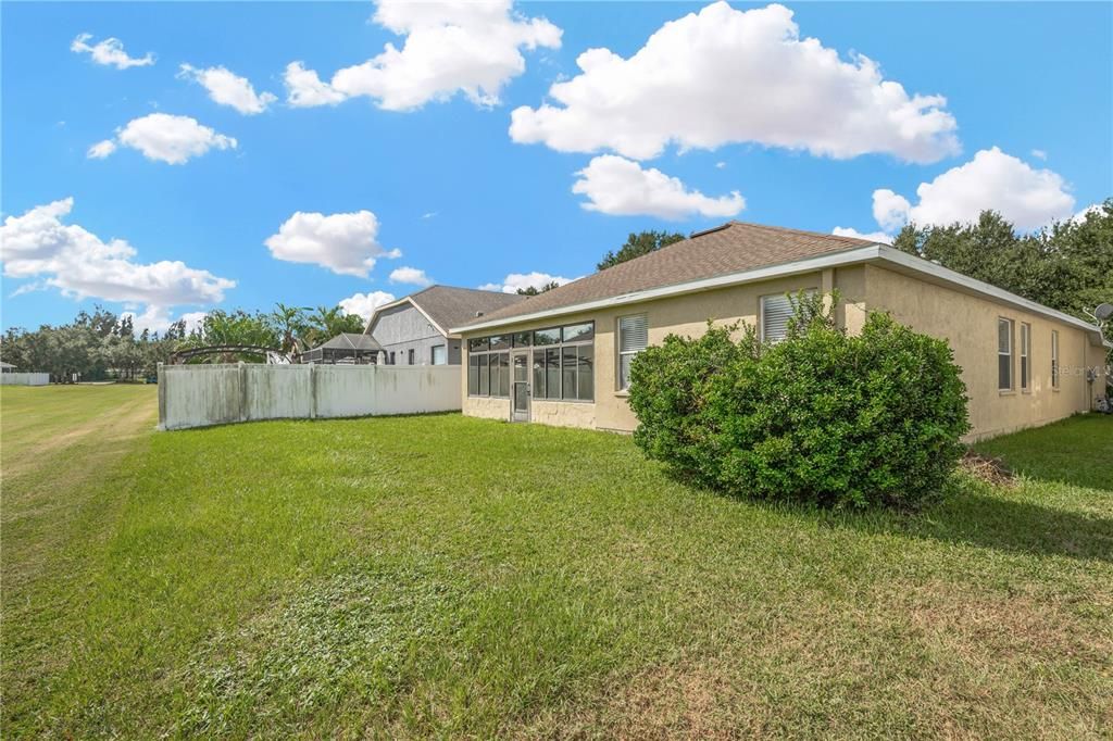 Active With Contract: $350,000 (3 beds, 2 baths, 2224 Square Feet)