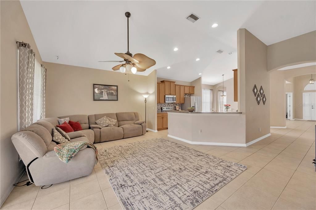 Active With Contract: $350,000 (3 beds, 2 baths, 2224 Square Feet)