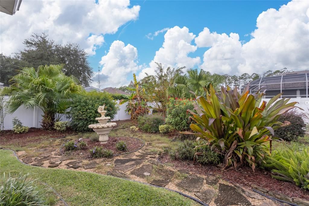 Active With Contract: $359,000 (3 beds, 2 baths, 2062 Square Feet)