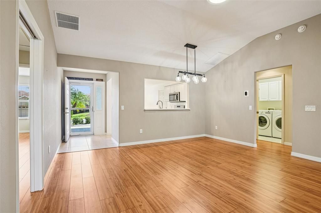 待售: $389,000 (3 贝兹, 2 浴室, 1530 平方英尺)