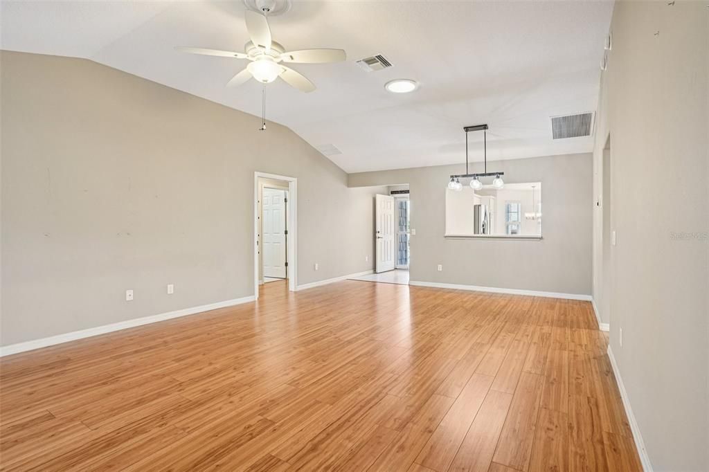 待售: $389,000 (3 贝兹, 2 浴室, 1530 平方英尺)