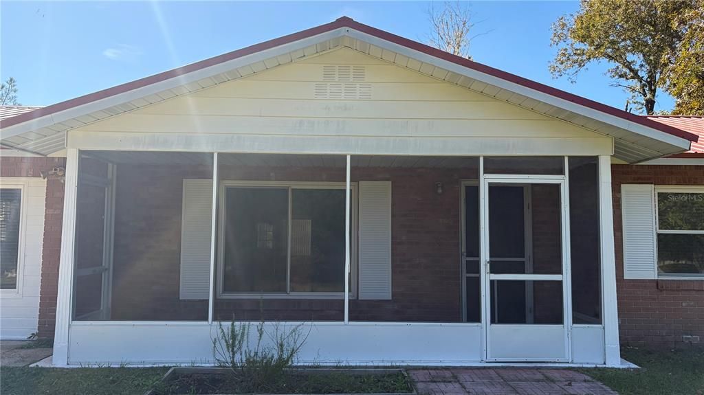 For Sale: $274,000 (3 beds, 2 baths, 1300 Square Feet)