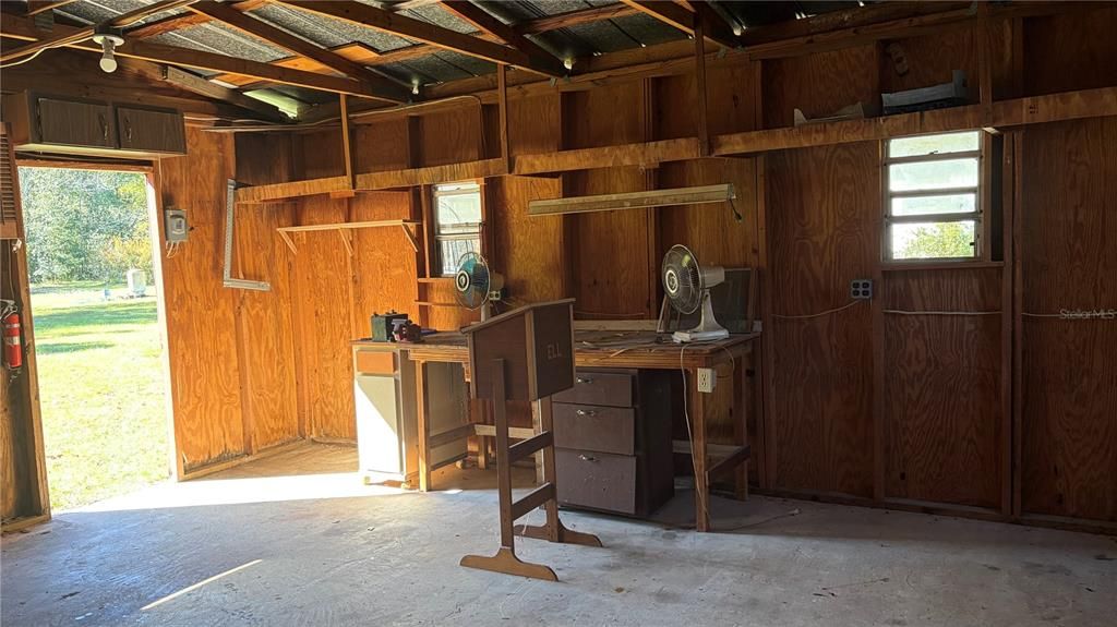 For Sale: $274,000 (3 beds, 2 baths, 1300 Square Feet)