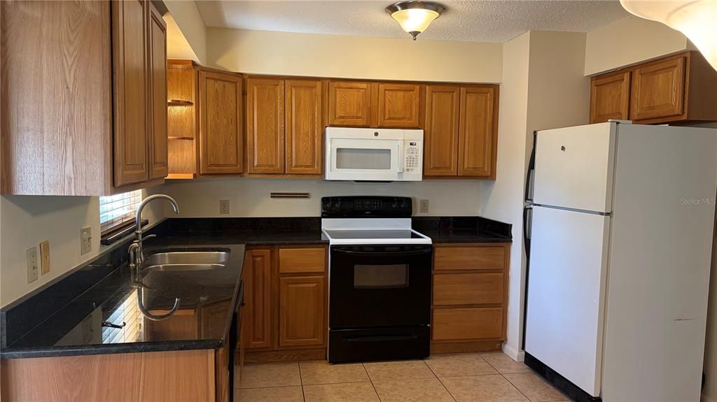 For Sale: $274,000 (3 beds, 2 baths, 1300 Square Feet)