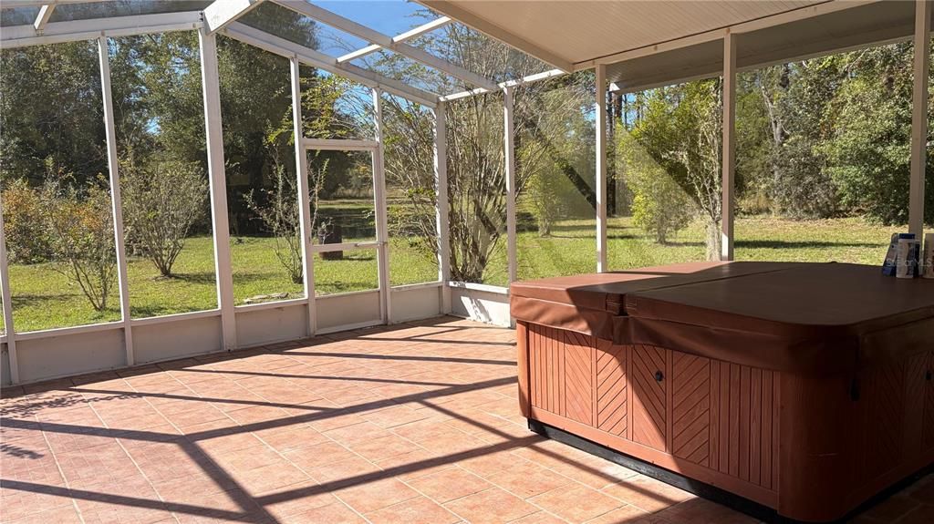 For Sale: $274,000 (3 beds, 2 baths, 1300 Square Feet)