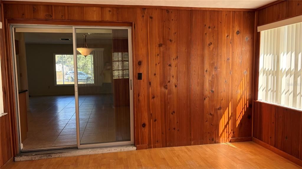 For Sale: $274,000 (3 beds, 2 baths, 1300 Square Feet)