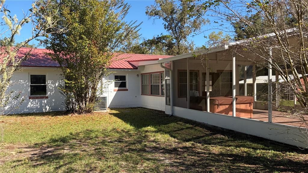 For Sale: $274,000 (3 beds, 2 baths, 1300 Square Feet)