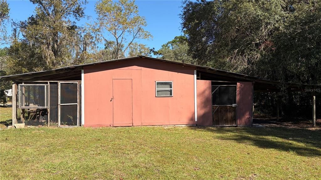 For Sale: $274,000 (3 beds, 2 baths, 1300 Square Feet)