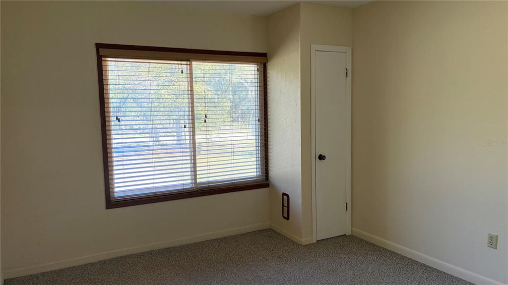 For Sale: $274,000 (3 beds, 2 baths, 1300 Square Feet)