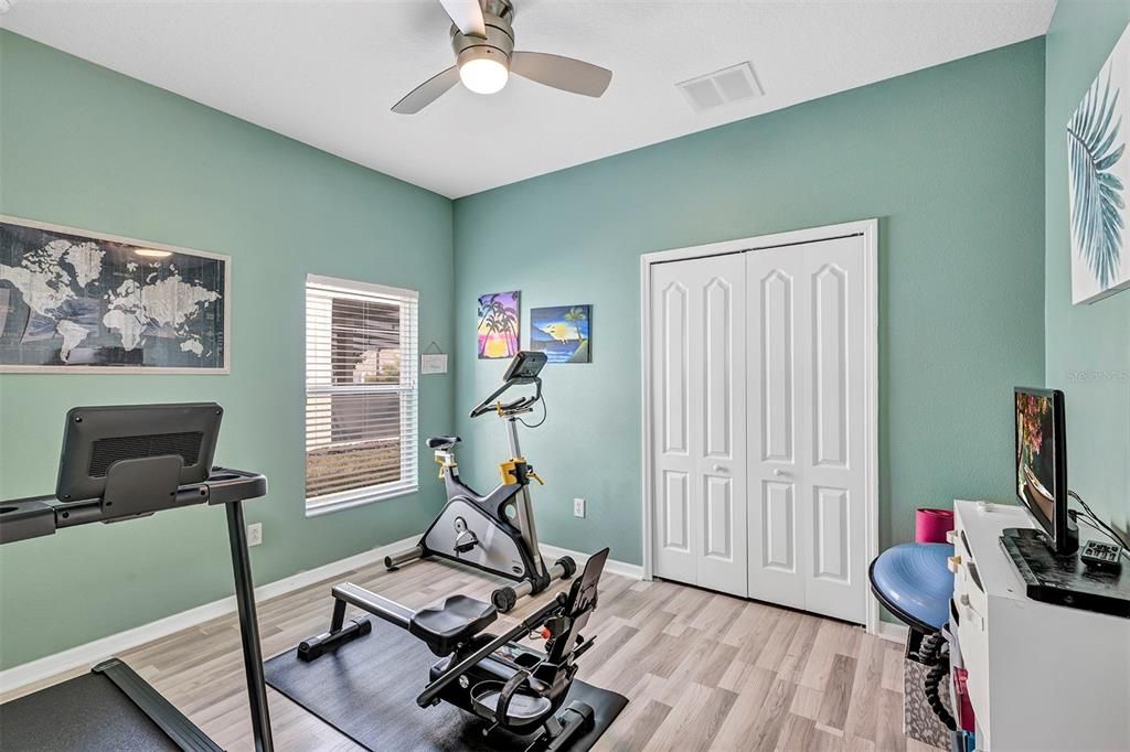 For Sale: $405,000 (4 beds, 3 baths, 1839 Square Feet)