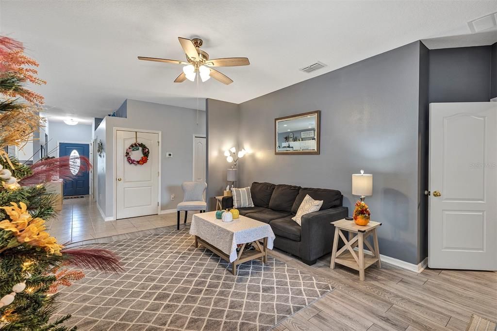 For Sale: $405,000 (4 beds, 3 baths, 1839 Square Feet)