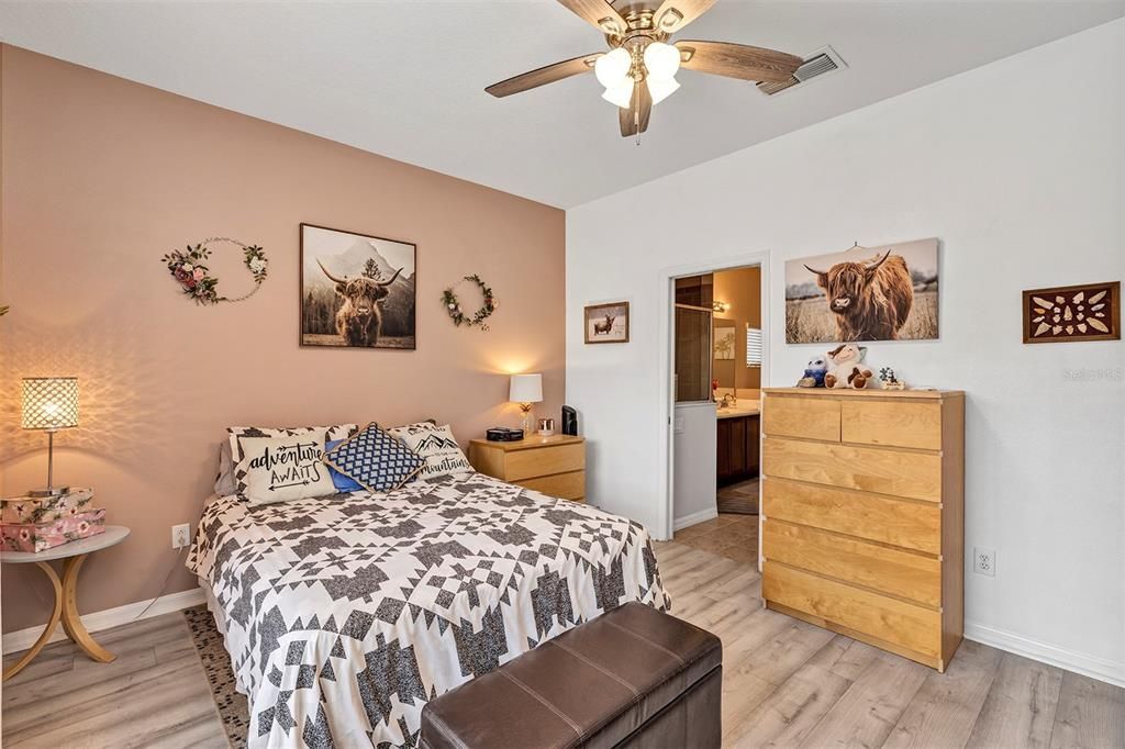 For Sale: $405,000 (4 beds, 3 baths, 1839 Square Feet)