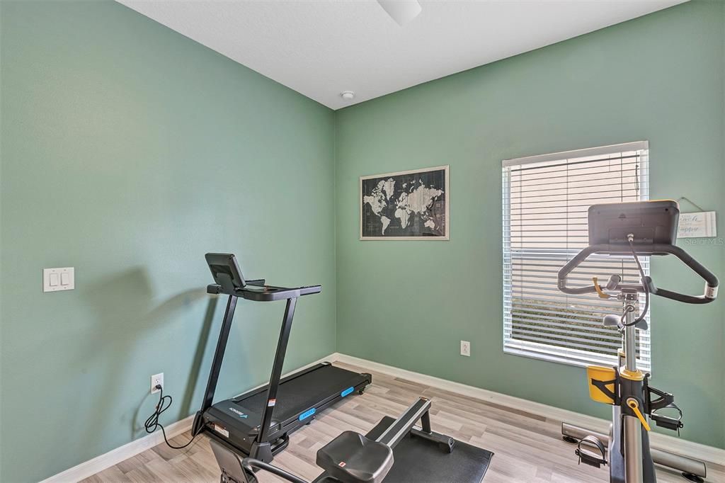 For Sale: $405,000 (4 beds, 3 baths, 1839 Square Feet)