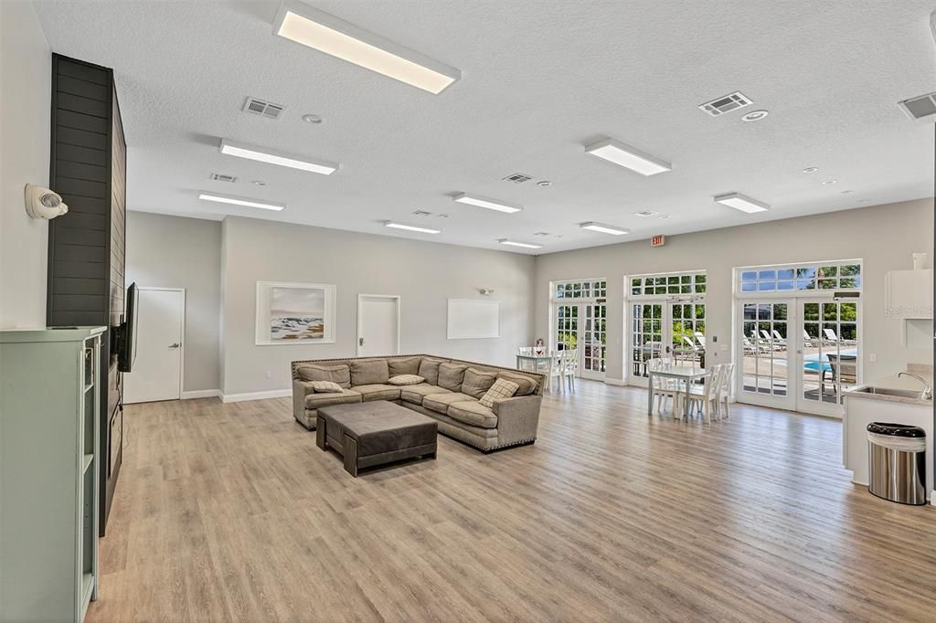 For Sale: $405,000 (4 beds, 3 baths, 1839 Square Feet)