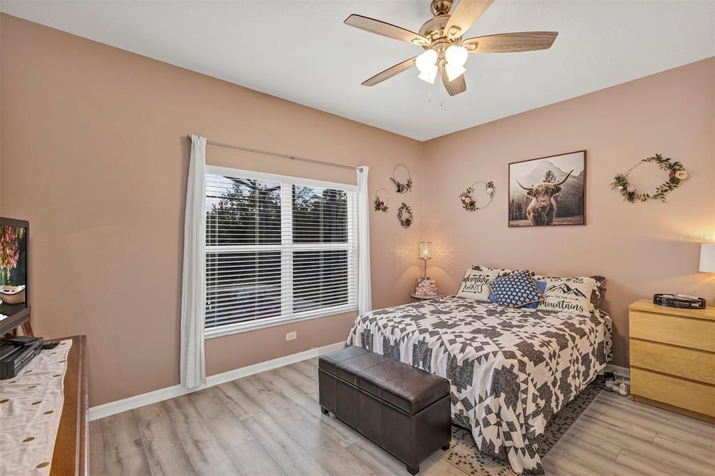 For Sale: $405,000 (4 beds, 3 baths, 1839 Square Feet)