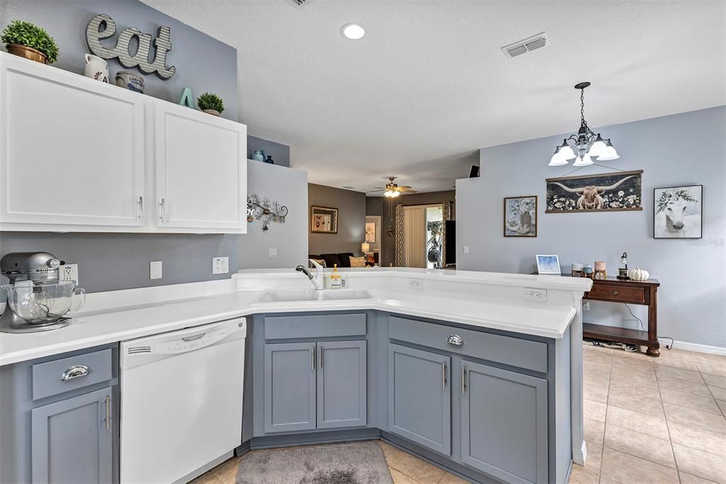 For Sale: $405,000 (4 beds, 3 baths, 1839 Square Feet)