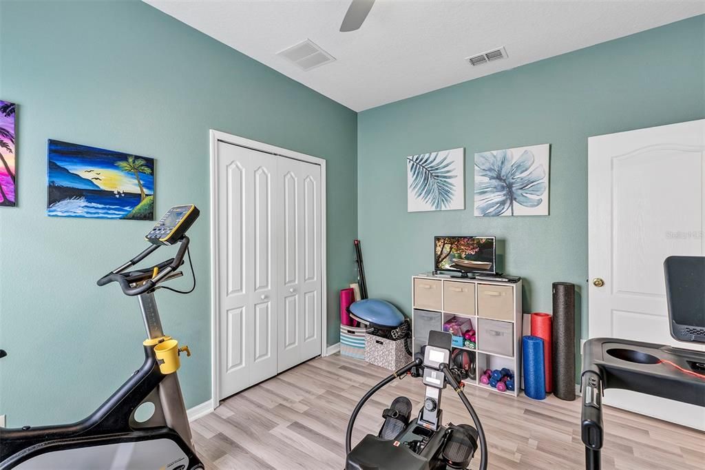 For Sale: $405,000 (4 beds, 3 baths, 1839 Square Feet)