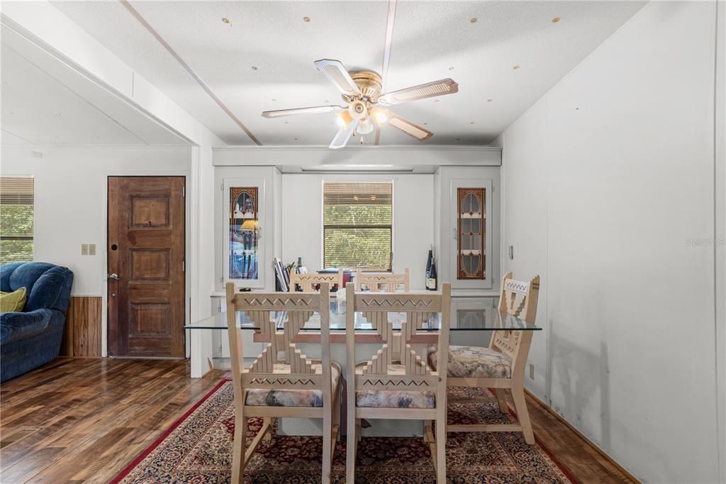 На продажу: $225,000 (3 спален, 2 ванн, 1176 Квадратных фут)