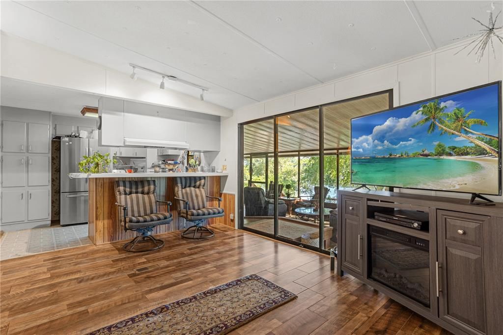 На продажу: $225,000 (3 спален, 2 ванн, 1176 Квадратных фут)