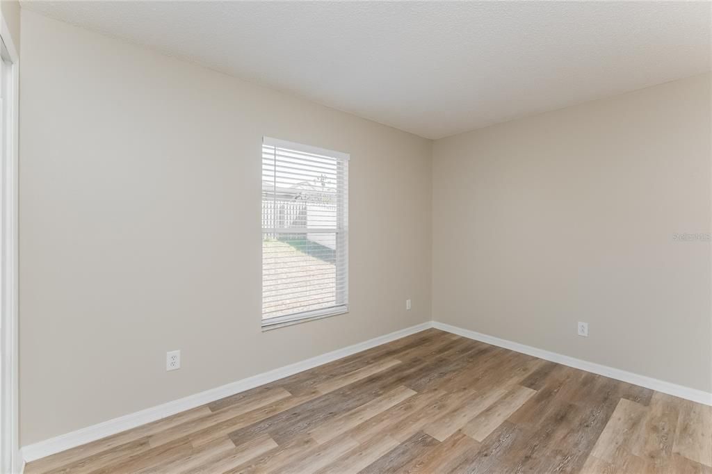 For Sale: $350,000 (4 beds, 2 baths, 1418 Square Feet)