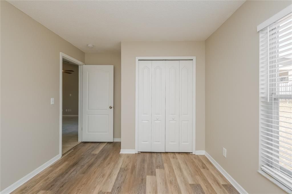 For Sale: $350,000 (4 beds, 2 baths, 1418 Square Feet)