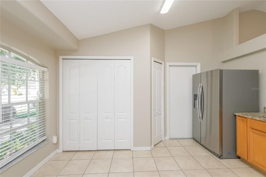 For Sale: $350,000 (4 beds, 2 baths, 1418 Square Feet)