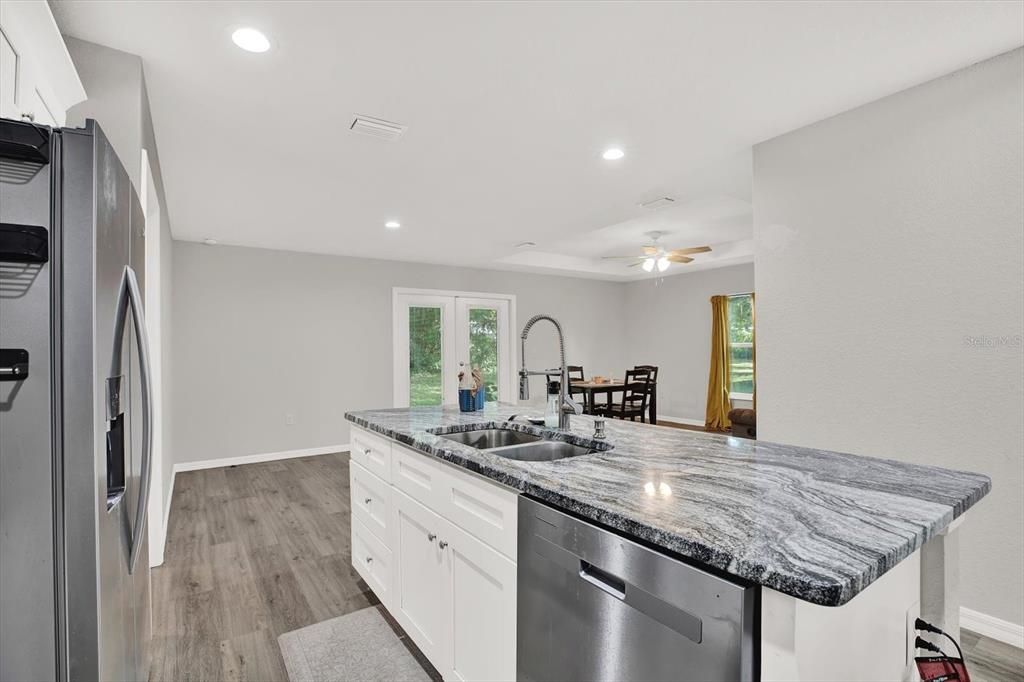 For Sale: $315,000 (3 beds, 2 baths, 1458 Square Feet)