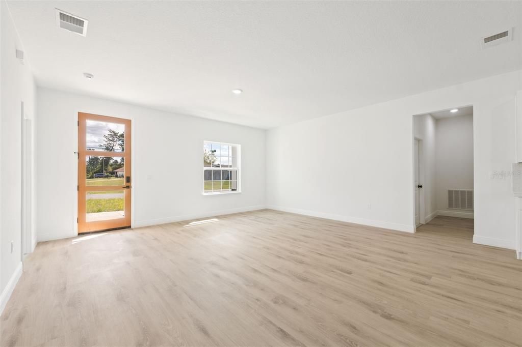 For Sale: $289,700 (4 beds, 2 baths, 1774 Square Feet)