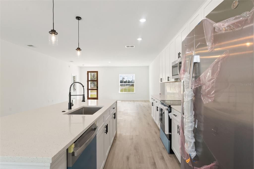 For Sale: $289,700 (4 beds, 2 baths, 1774 Square Feet)