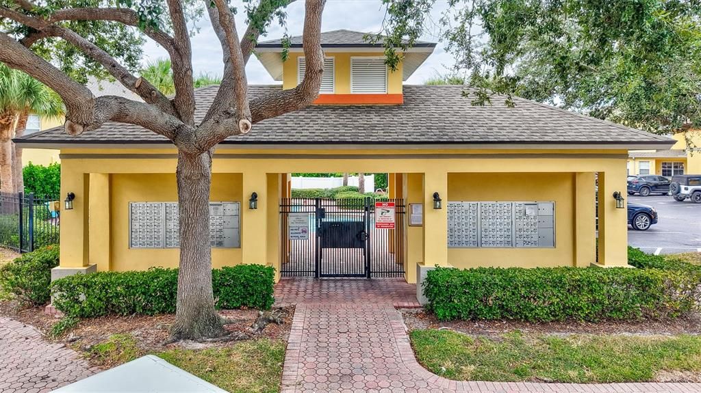 Active With Contract: $258,000 (2 beds, 2 baths, 1538 Square Feet)