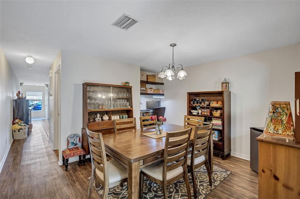 Active With Contract: $258,000 (2 beds, 2 baths, 1538 Square Feet)