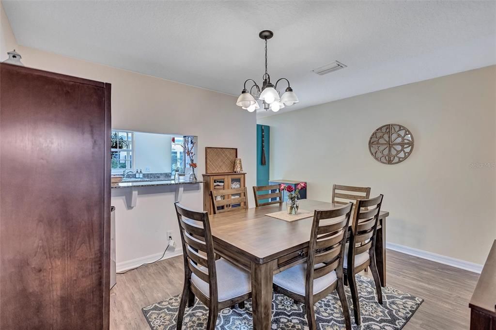 Active With Contract: $258,000 (2 beds, 2 baths, 1538 Square Feet)