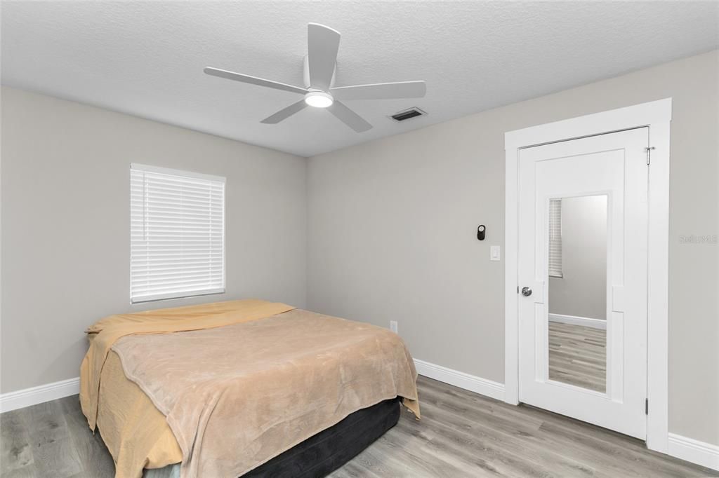 待售: $449,900 (3 贝兹, 2 浴室, 1261 平方英尺)