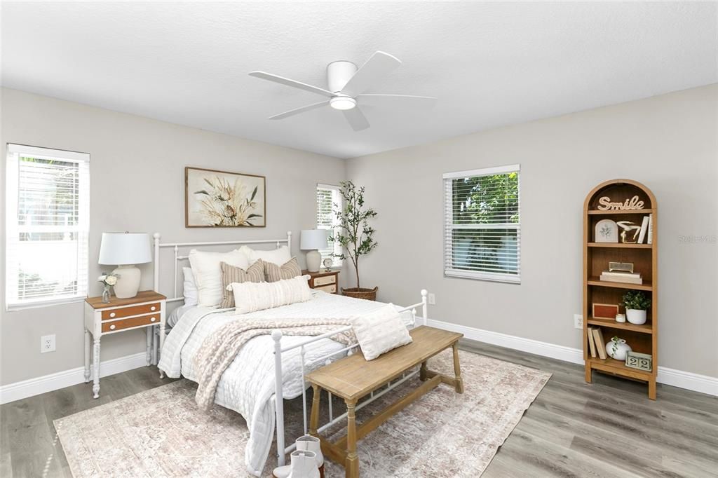 待售: $449,900 (3 贝兹, 2 浴室, 1261 平方英尺)