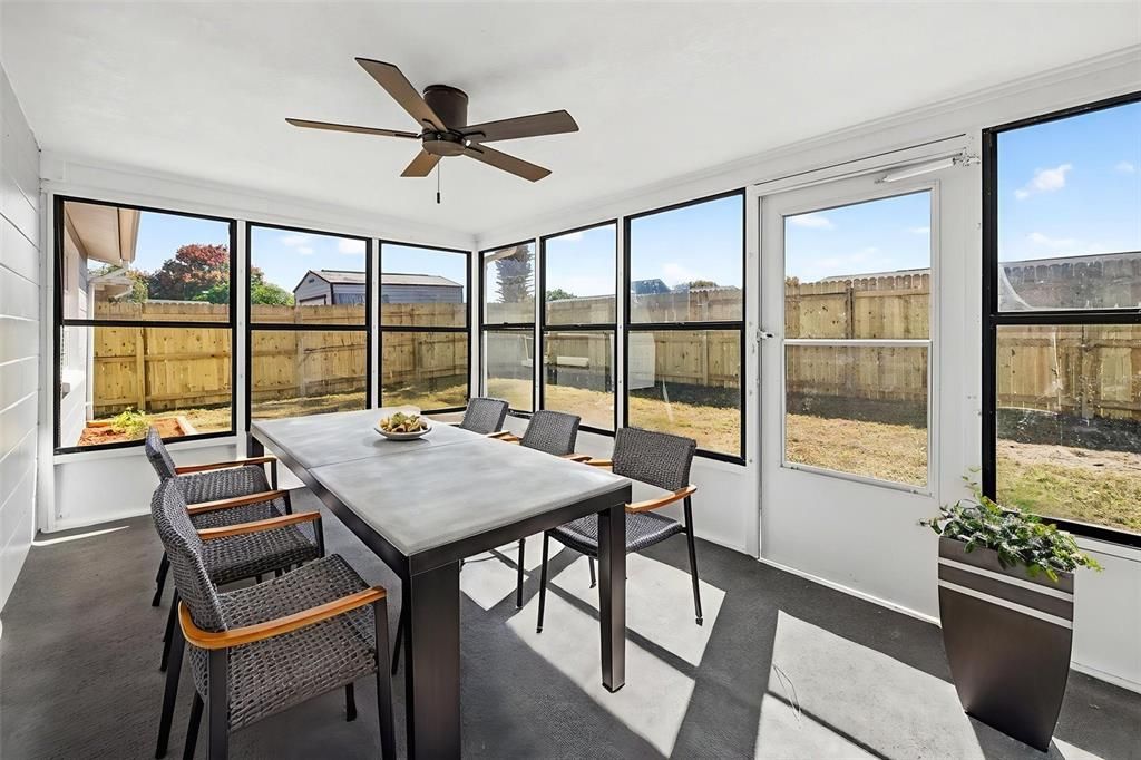 合同活跃: $279,900 (3 贝兹, 2 浴室, 1454 平方英尺)