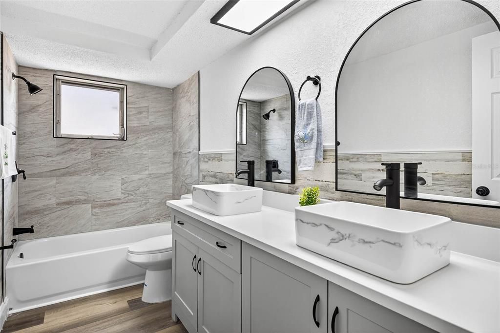 合同活跃: $279,900 (3 贝兹, 2 浴室, 1454 平方英尺)