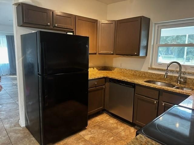 出租: $2,500 (3 贝兹, 2 浴室, 1288 平方英尺)