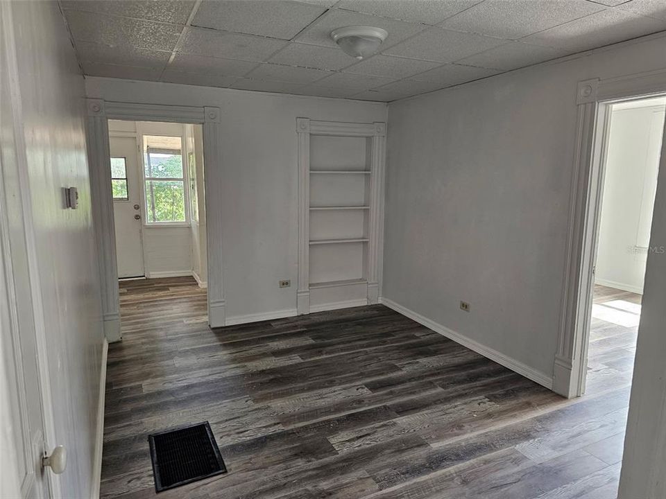 待售: $199,900 (3 贝兹, 0 浴室, 1832 平方英尺)