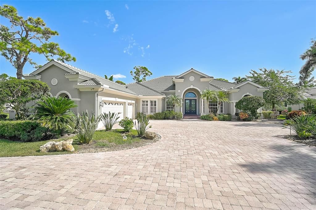 For Sale: $2,300,000 (4 beds, 5 baths, 4346 Square Feet)