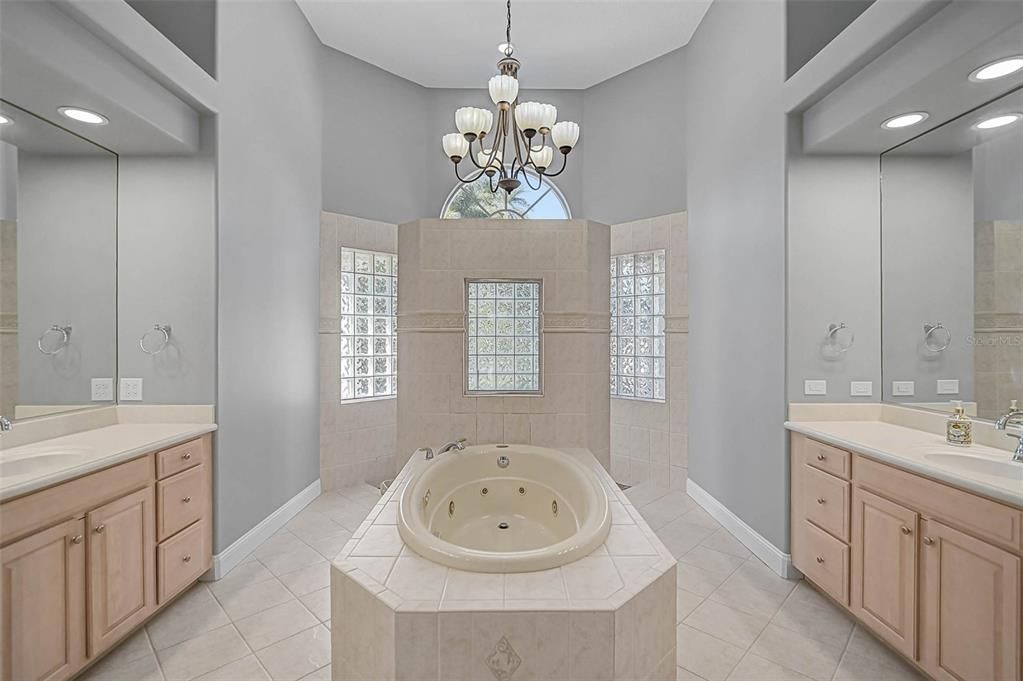 For Sale: $2,300,000 (4 beds, 5 baths, 4346 Square Feet)