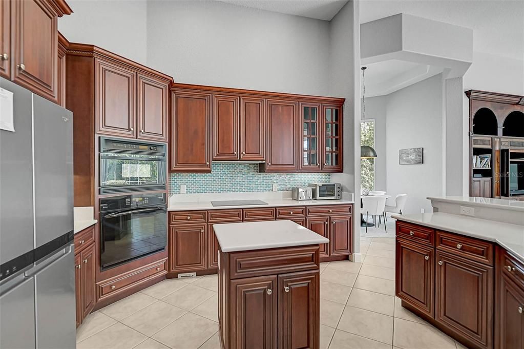 For Sale: $2,300,000 (4 beds, 5 baths, 4346 Square Feet)