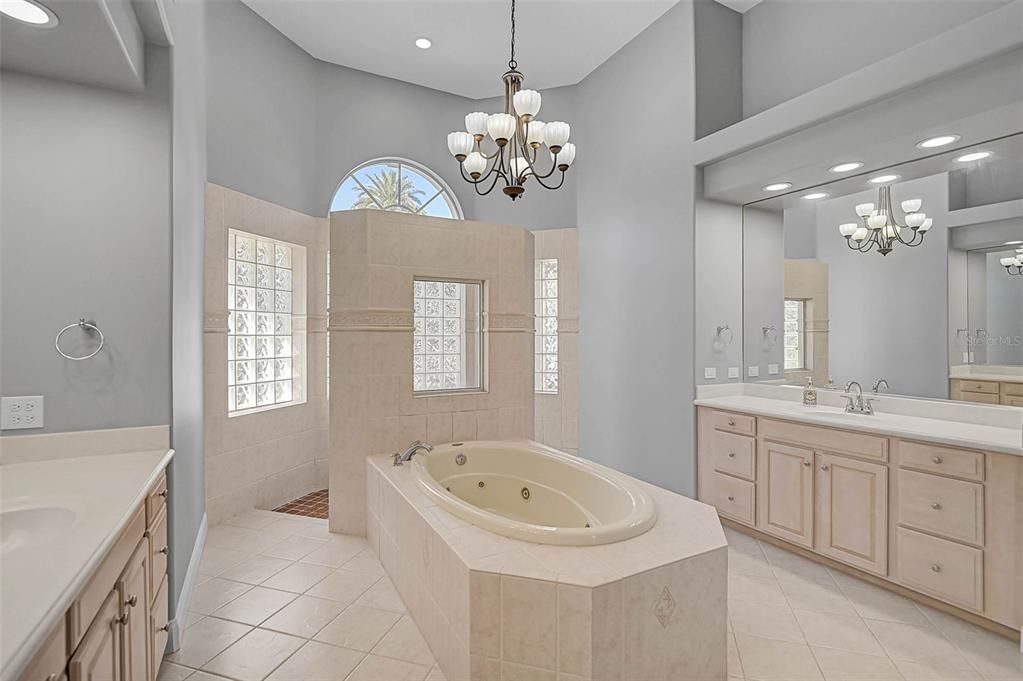 For Sale: $2,300,000 (4 beds, 5 baths, 4346 Square Feet)