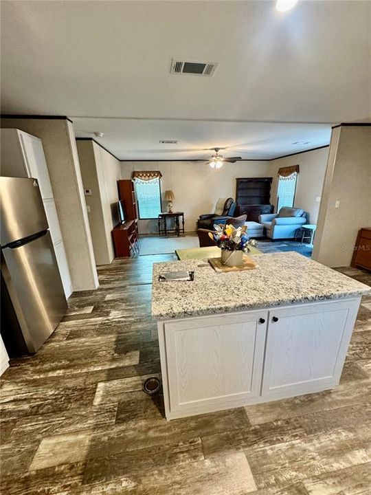 En Venta: $320,000 (3 camas, 2 baños, 1404 Pies cuadrados)