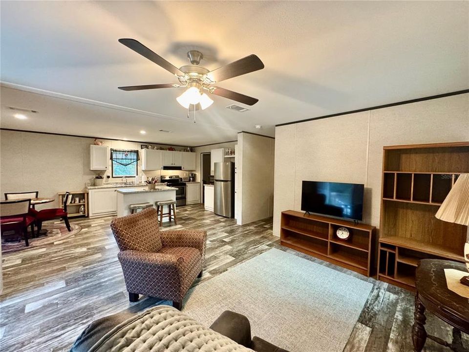 En Venta: $320,000 (3 camas, 2 baños, 1404 Pies cuadrados)