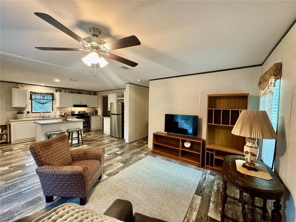 En Venta: $320,000 (3 camas, 2 baños, 1404 Pies cuadrados)