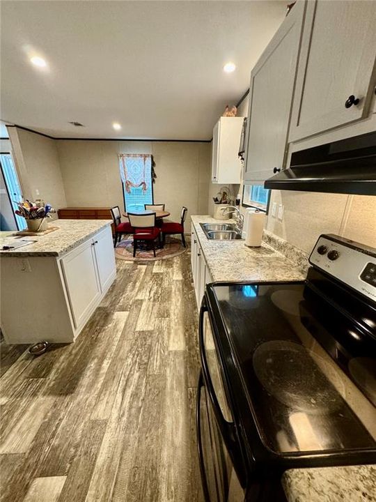 En Venta: $320,000 (3 camas, 2 baños, 1404 Pies cuadrados)