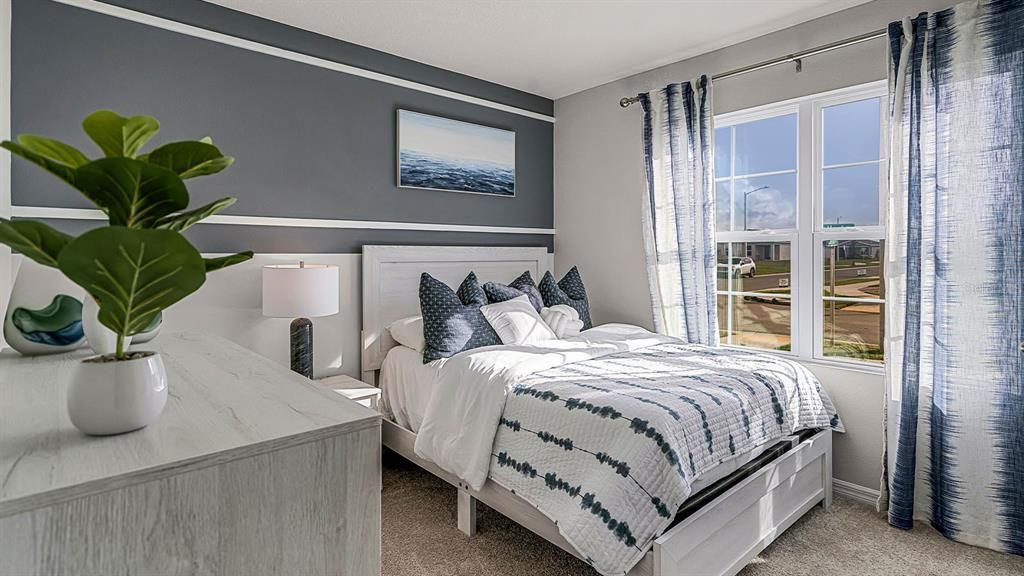 合同活跃: $358,490 (4 贝兹, 2 浴室, 1828 平方英尺)