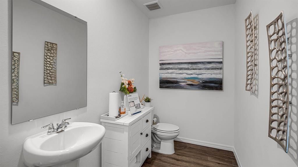 合同活跃: $358,490 (4 贝兹, 2 浴室, 1828 平方英尺)